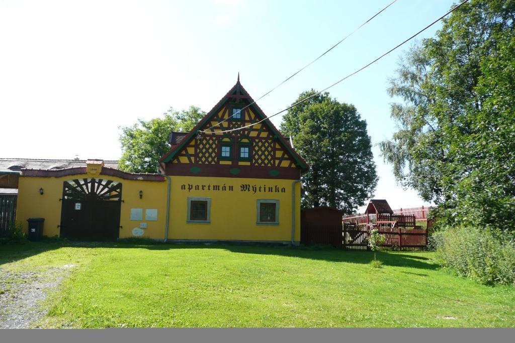 Hrazdeny Statek Mytinka Guest House Стая снимка