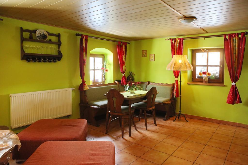 Hrazdeny Statek Mytinka Guest House Екстериор снимка