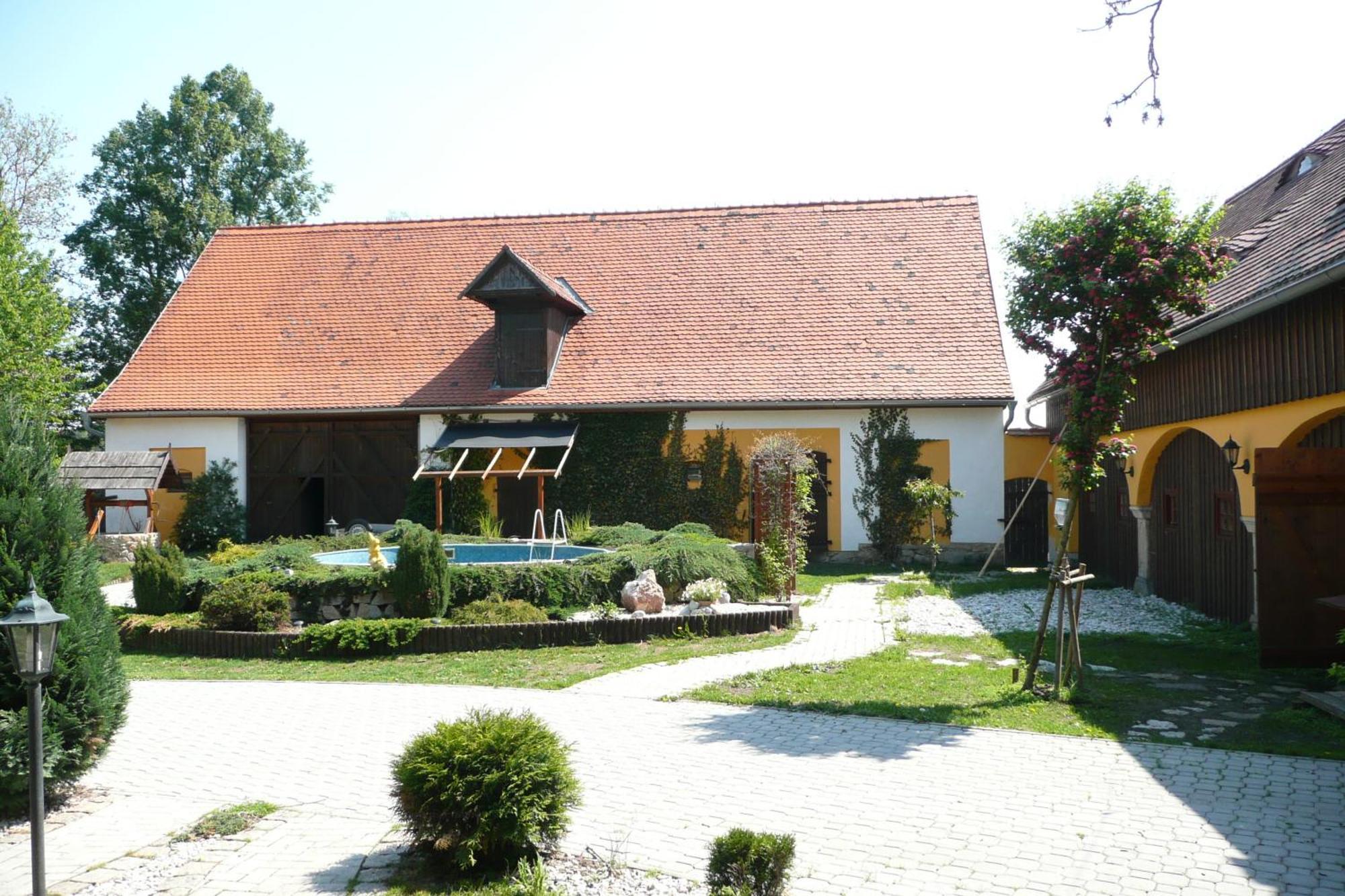 Hrazdeny Statek Mytinka Guest House Екстериор снимка
